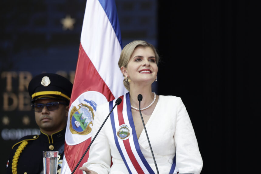 What does the “iron fist” policy that Laura Fernández promises to apply in Costa Rica consist of?