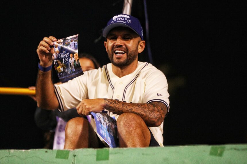 Will “Moyo” Contreras continue in Communications? The cream idol could take on a new role in the club