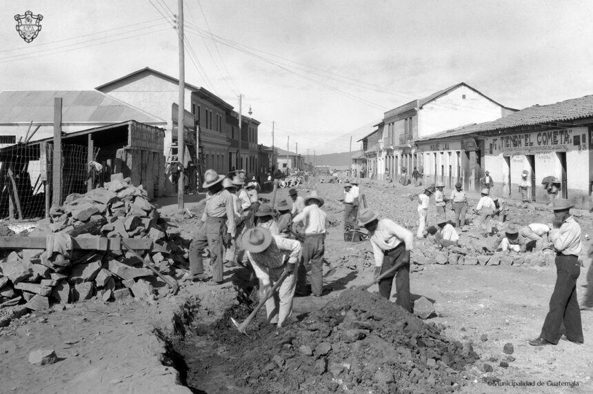 the book with unpublished images about the history of the city