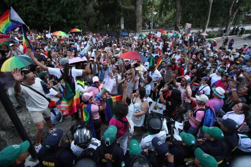 Diversity march takes place in Antigua Guatemala amid disagreements with the commune