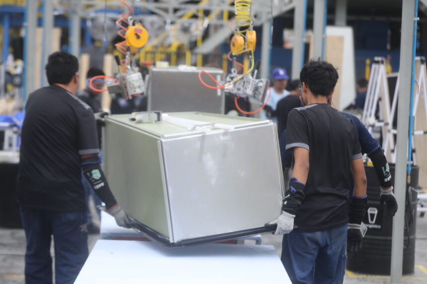 Fogel invests US million in a new plant in Villa Canales in a strategic alliance with the Japanese corporation Hoshizaki