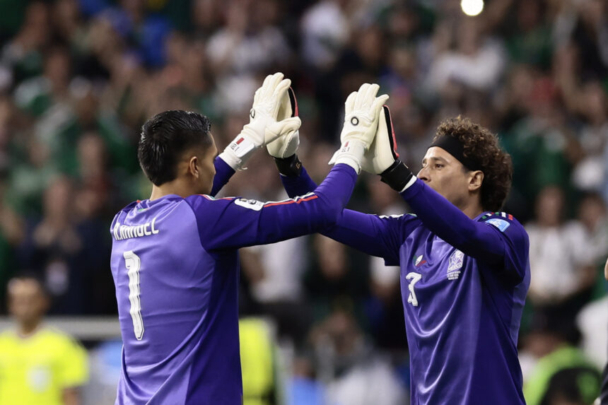 Goalkeeper Guillermo Memo Ochoa enters history and adds his fourth World Cup on the field