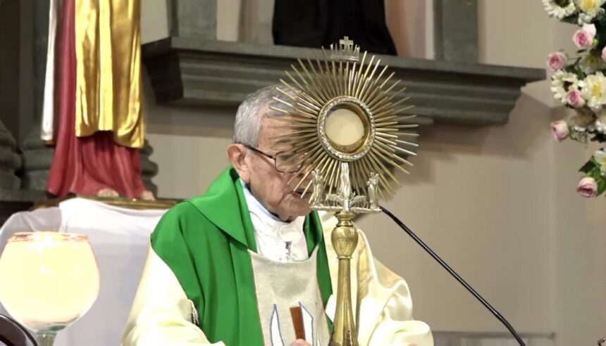 Hugo Estrada talks about exorcisms, miracles and the experiences that mark his ministry Hugo Estrada talks about exorcisms, miracles and the experiences that mark his ministry