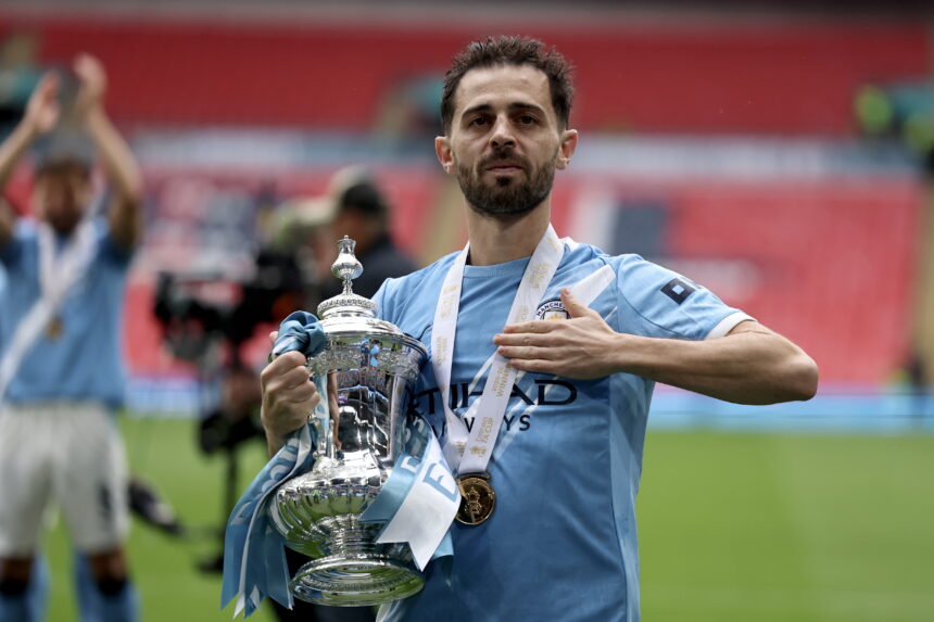 José Mourinho wants Bernardo Silva to reinforce Real Madrid José Mourinho wants Bernardo Silva to reinforce Real Madrid