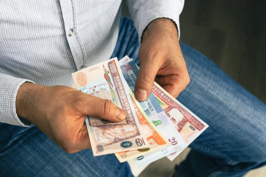 Nine out of every 10 households in Guatemala use cash for purchases and collecting remittances, according to INE survey