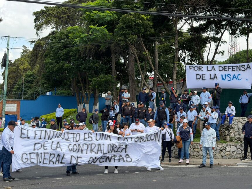 Sit-in in support of Walter Mazariegos occurs while he seeks to obtain a settlement