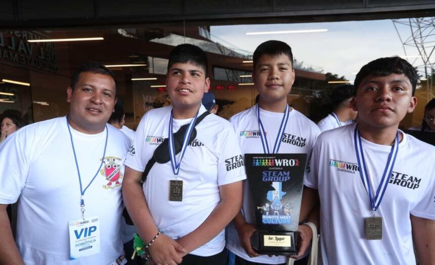 Six Guatemalan teams win their ticket to the World Robotics Olympiad in Puerto Rico