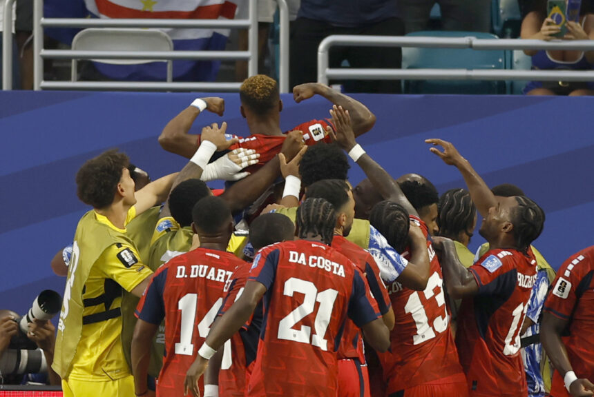Spain leads and Cape Verde surprises undefeated