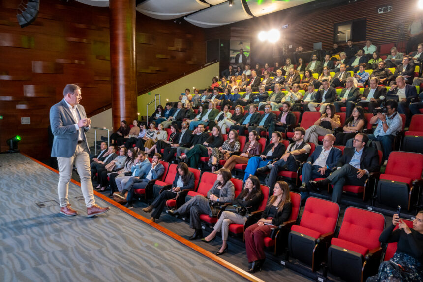 They consolidate business management focused on generating sustainable value