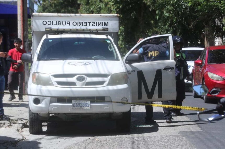 They locate a body tied and wrapped in sheets in zone 11 of Mixco They locate a body tied and wrapped in sheets in zone 11 of Mixco
