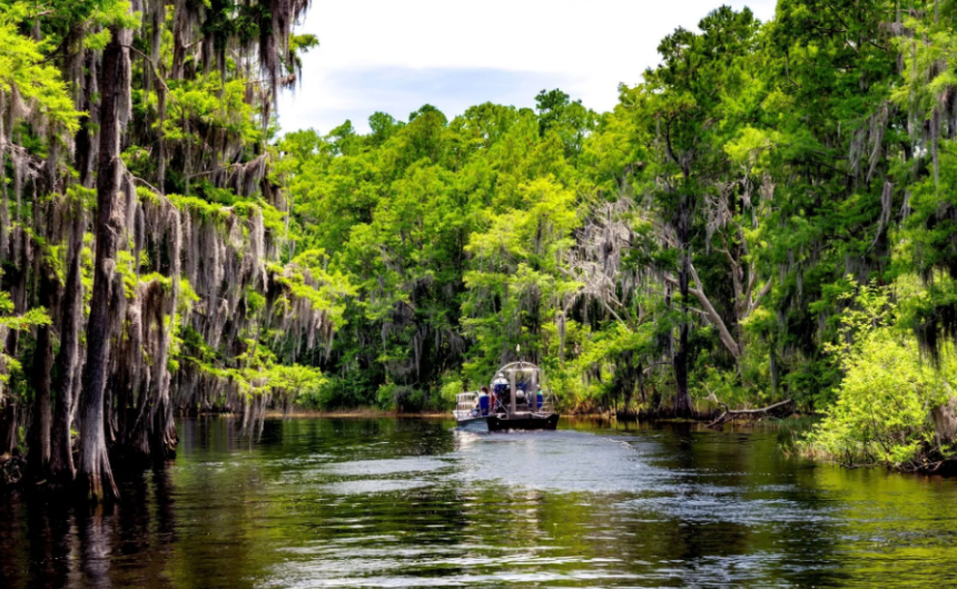 Two Guatemalans die in airboat accident near Kissimmee River, Florida