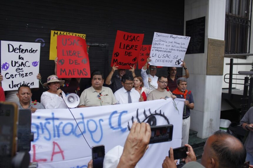Usac-Dire members react to decisions regarding the election of Walter Mazariegos