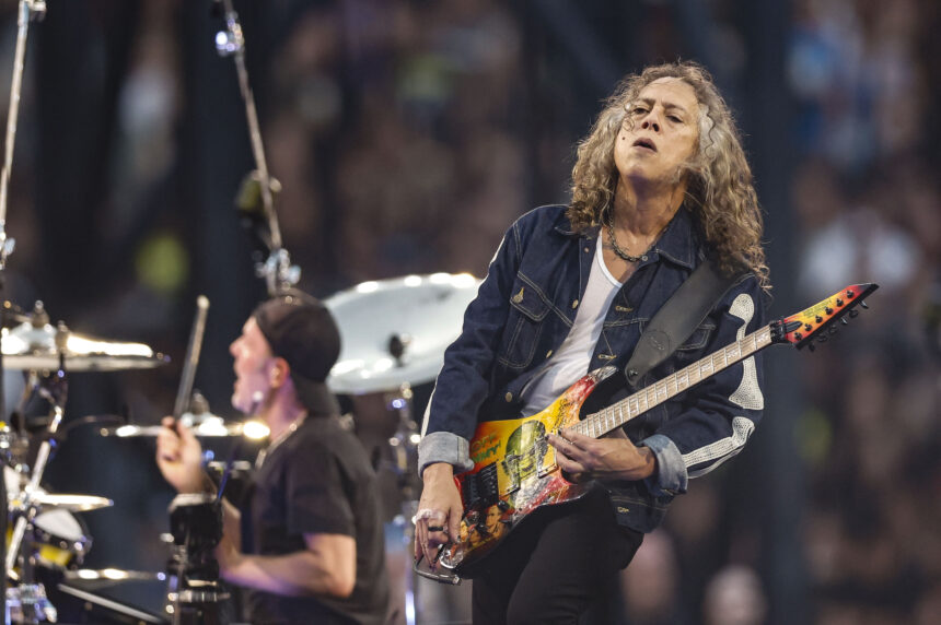 Video shows Kirk Hammett’s fall during a Metallica concert in Ireland