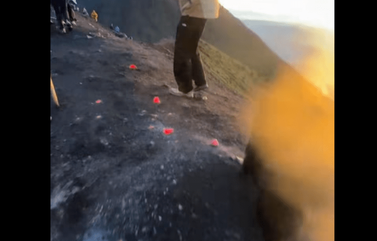 Videos show visitors in dangerous areas of the Fuego volcano and Inguat issues an alert Videos show visitors in dangerous areas of the Fuego volcano and Inguat issues an alert