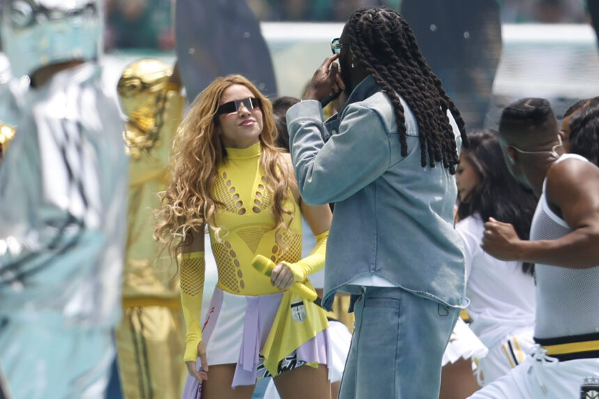 What is known about the outfit Shakira wore at the opening show of the World Cup