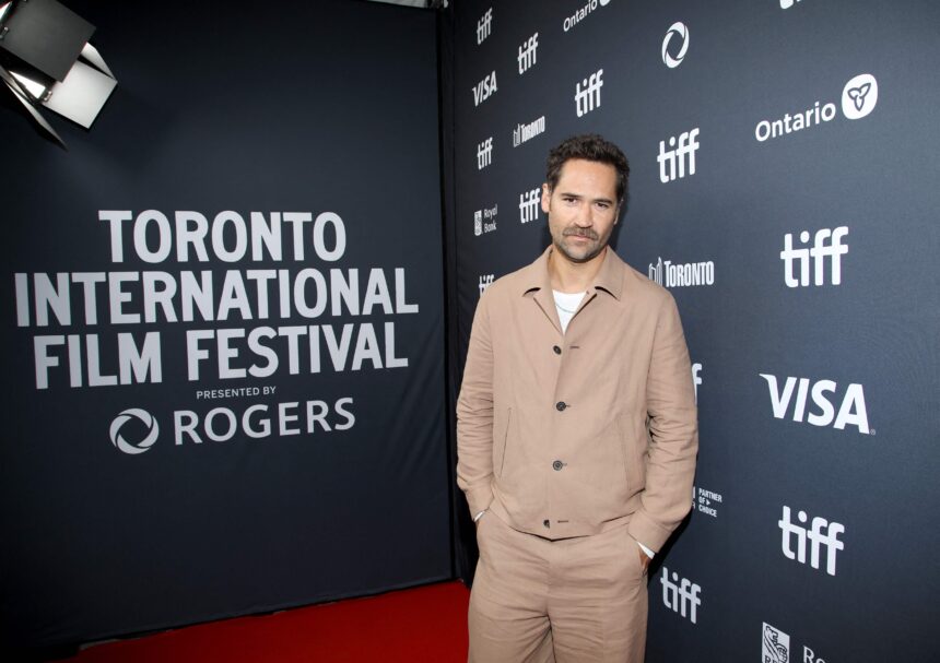 Who is Manuel García-Rulfo? The Mexican actor who was seen with Shakira in Los Angeles Who is Manuel García-Rulfo? The Mexican actor who was seen with Shakira in Los Angeles