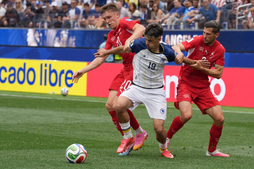 Why have pink cleats become a trend among players?