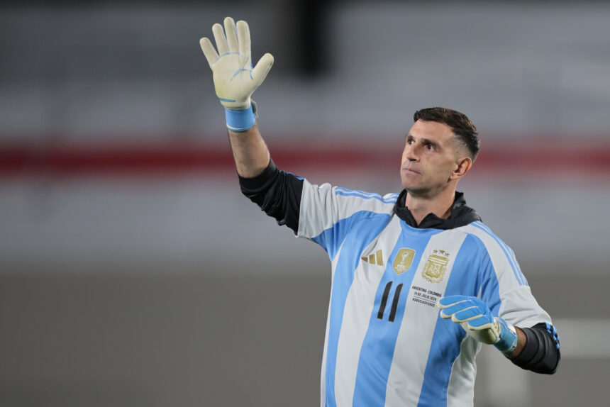 Will he debut in the World Cup? The study that “Dibu” Martínez will undergo to confirm his participation with Argentina