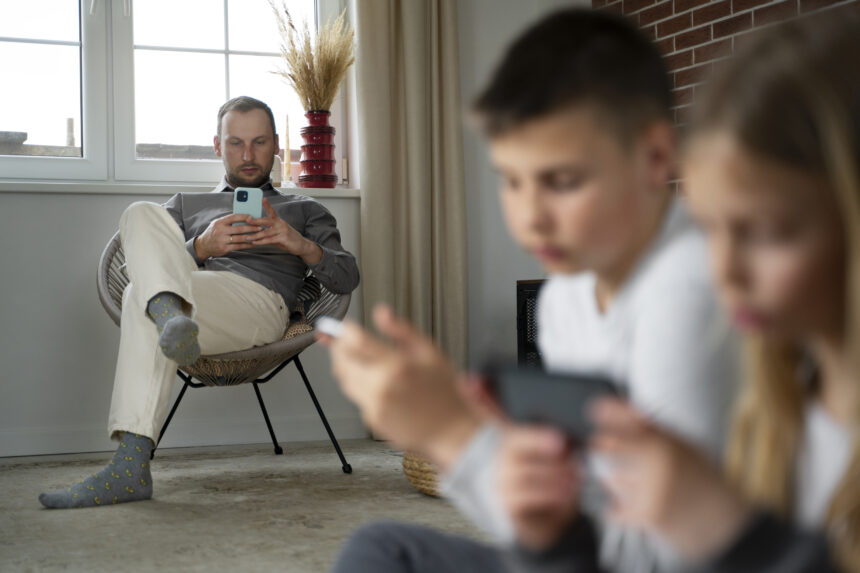study warns about its impact on the relationship between parents and children and the emotional health of minors study warns about its impact on the relationship between parents and children and the emotional health of minors