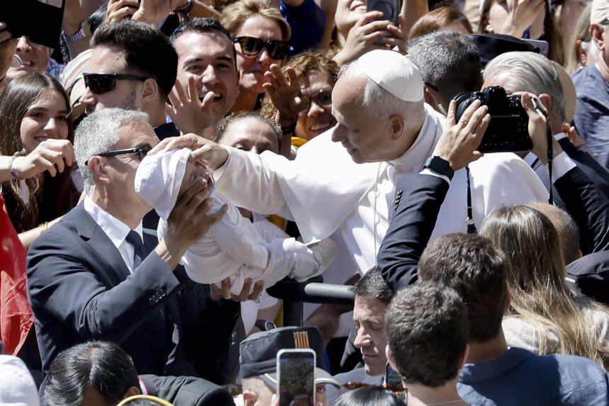 the greeting that occurred in Madrid during a vigil
