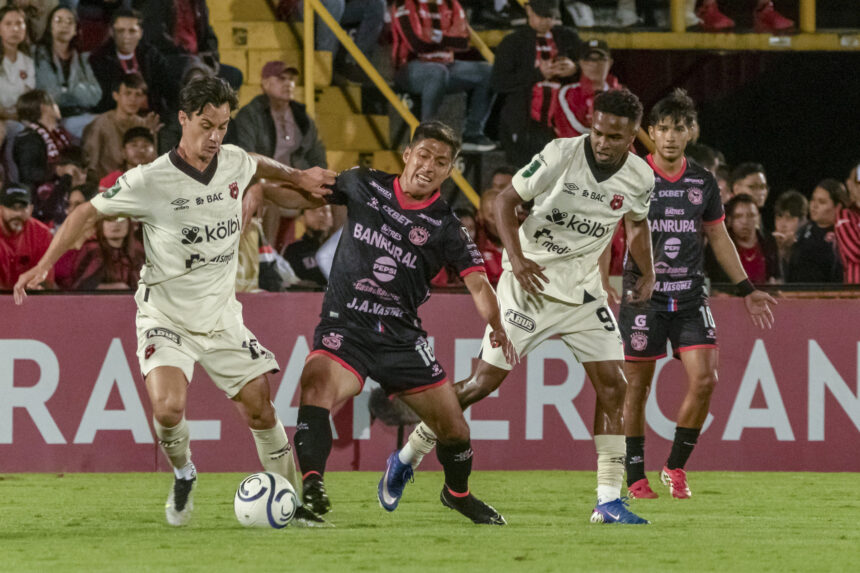 Alajuelense punishes Xelajú’s withdrawal and wins the Central American Cup