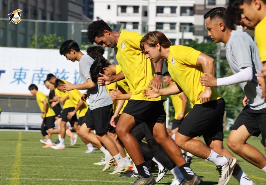 Andy Ruiz is already training with Kaohsiung Attackers FC after signing in Taiwan soccer