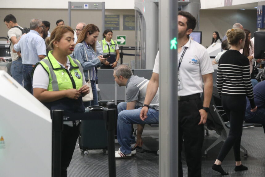 Are you traveling from La Aurora Airport? You will no longer have to take off your shoes at security checkpoints