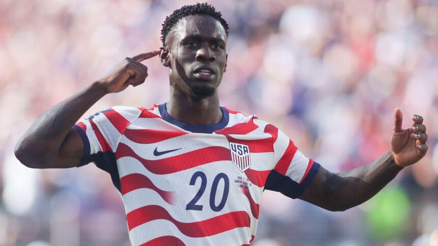 Balogun, on the red card that Fifa took away from him after Trump’s call: “I thought it was a joke” Balogun, on the red card that Fifa took away from him after Trump’s call: “I thought it was a joke”