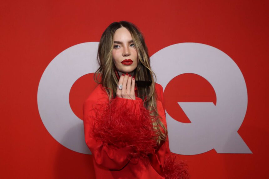 Belinda and Danna Paola star in viral video before Mexico vs England