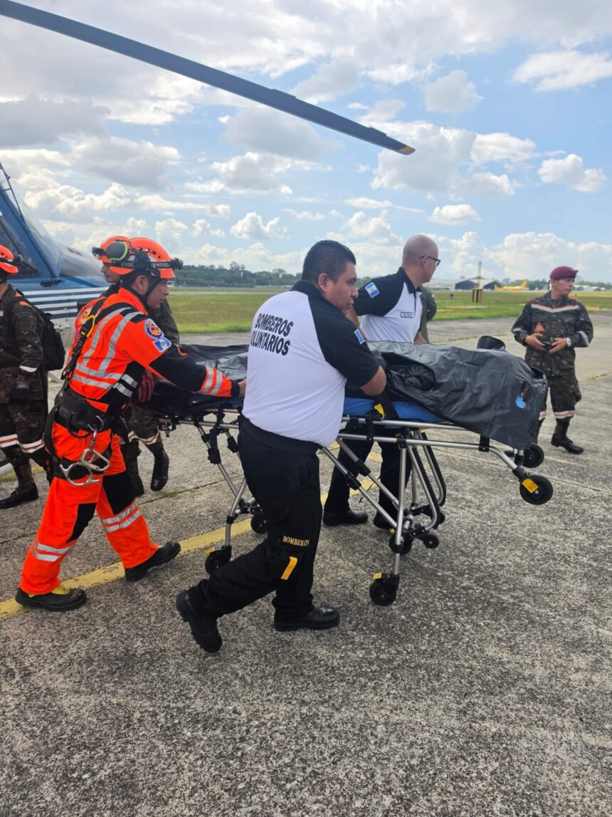 Bodies of two victims of a plane crash in San Miguel Pochuta are taken to land and will be transferred to Inacif