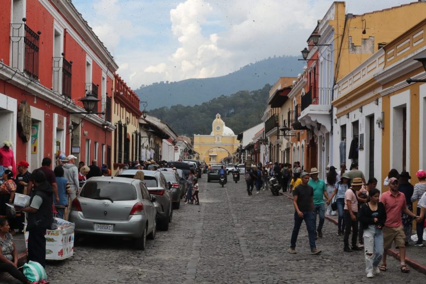 CC suspends article of the regulation that regulates parking in Antigua Guatemala
