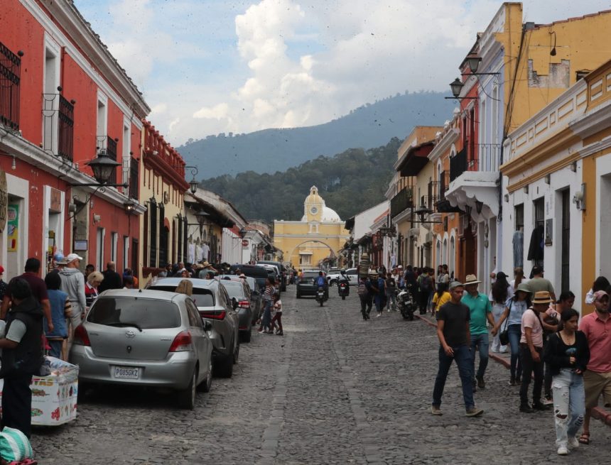CC suspends article of the regulation that regulates parking in Antigua Guatemala