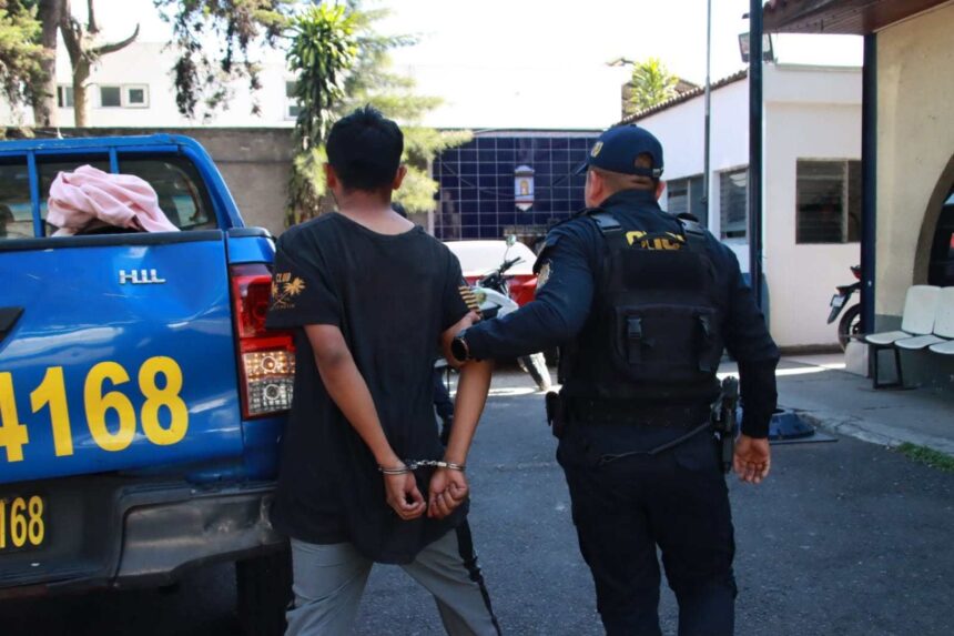Cell phones, wallets and purses recovered after capture of three alleged bus robbers on Roosevelt Cell phones, wallets and purses recovered after capture of three alleged bus robbers on Roosevelt