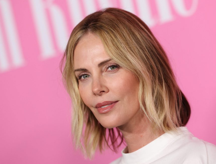 Charlize Theron praises Matt Damon’s physical transformation and admits she couldn’t stop looking at him