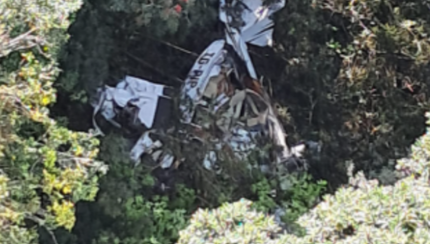 Crashed aircraft located in the mountainous area of ​​San Miguel Pochuta