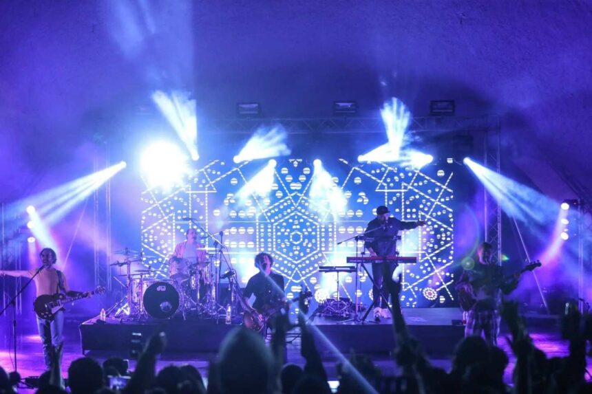 Date, location, ticket sales and concert details