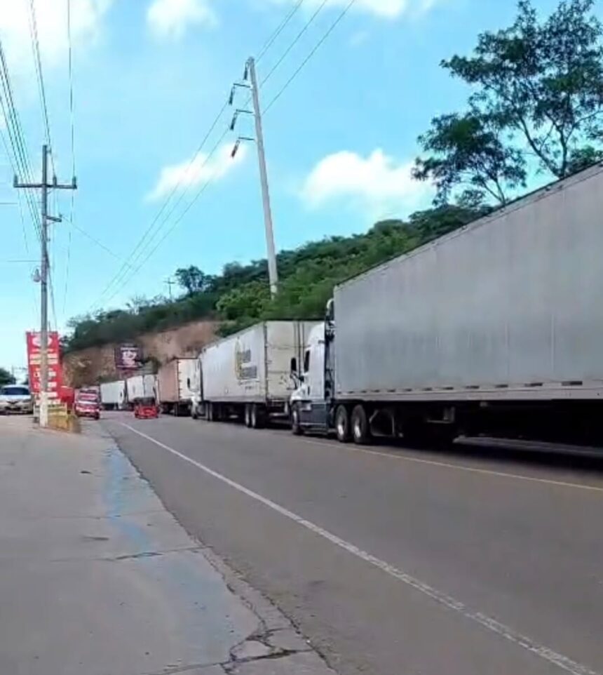 Demonstration blocks access to the El Florido Integrated Border Point and affects the passage of merchandise transportation Demonstration blocks access to the El Florido Integrated Border Point and affects the passage of merchandise transportation