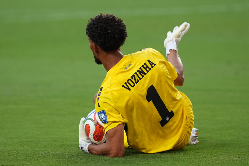 Dias, Évora or Josimar? The regulation forces Colo-Colo to change the name of Vozinha on the shirt