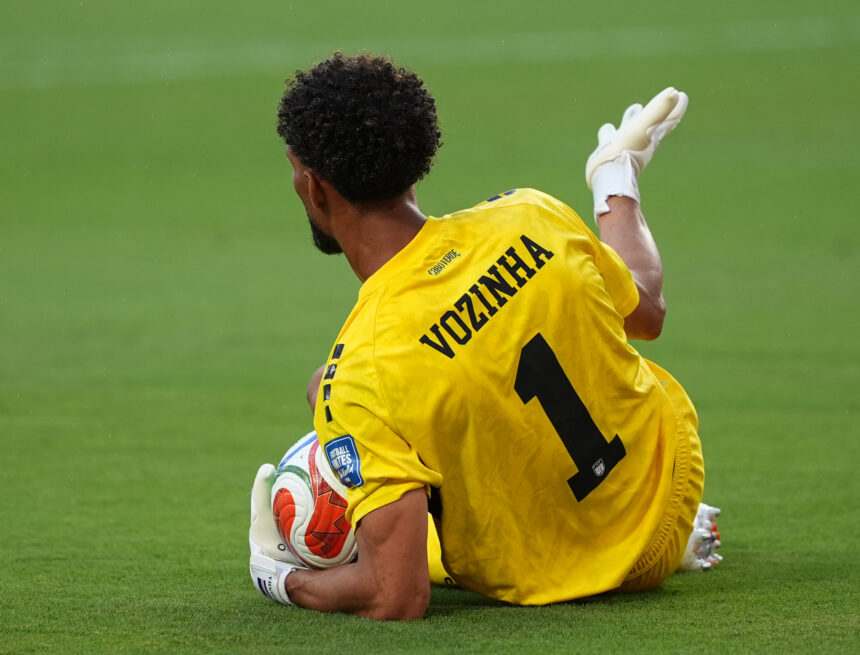 Dias, Évora or Josimar? The regulation forces Colo-Colo to change the name of Vozinha on the shirt