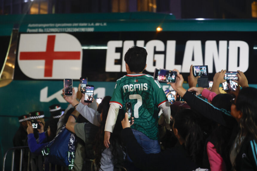 Did England reserve 15 hotels in CDMX to avoid “serenades” before the game against Mexico?