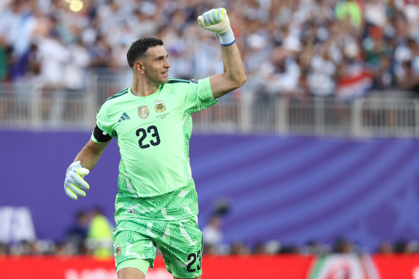 Ezri Konsa’s warning to “Dibu” Martínez before the semi-final between England and Argentina