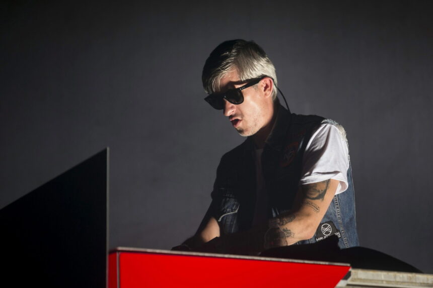 French producer and DJ Kavinsky, creator of the hit Nightcall, icon of the movie Drive, dies at 50