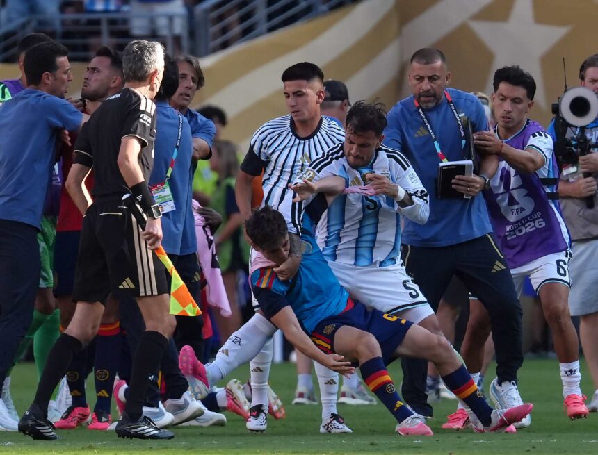 Gavi asks that Leandro Paredes not receive an additional sanction while FIFA keeps the investigation open Gavi asks that Leandro Paredes not receive an additional sanction while FIFA keeps the investigation open