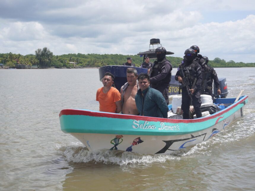 Guatemalan is sentenced to 15 years in prison in El Salvador for transporting cocaine shipment Guatemalan is sentenced to 15 years in prison in El Salvador for transporting cocaine shipment