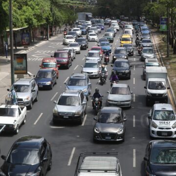 Guatemalans receive with distrust the subsidy announced due to high fuel prices