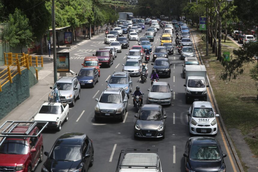 Guatemalans receive with distrust the subsidy announced due to high fuel prices