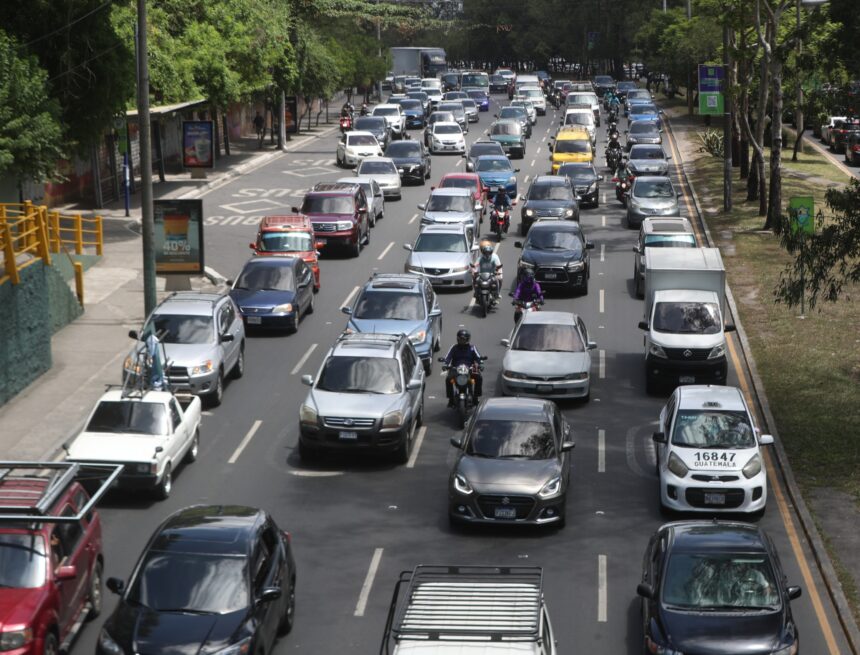 Guatemalans receive with distrust the subsidy announced due to high fuel prices