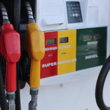 Importers guarantee sufficient ethanol with some adjustments in purchases, while business chambers report uncertainty due to changes