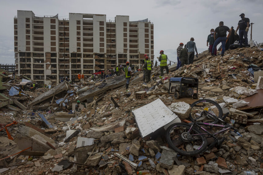 Khatara Aponte, the story of the girl who survived the earthquakes in Venezuela who created a bond of friendship with her rescuer