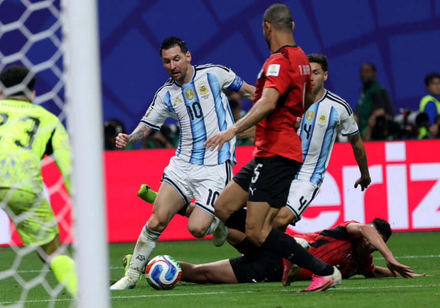 Lionel Messi takes the lead and aims for Just Fontaine’s historic record in a World Cup